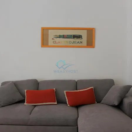 Апартаменты Modern Comfy With Terrace Near San Paolo