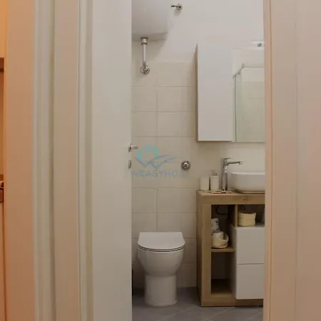 Апартаменты Modern Comfy With Terrace Near San Paolo Рим
